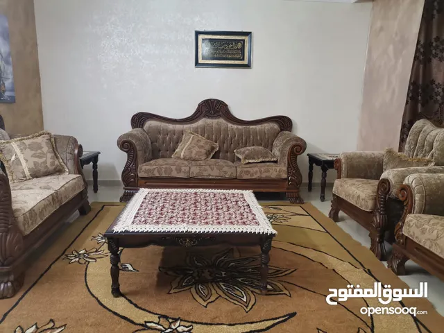 شقة فخمة مفروشة للايجار الحي الجنوبي قرب مسجد علياء التل
