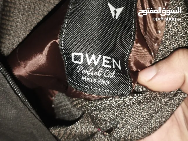 بدلة مقاس 40.41 من محل Owen في تركيا للبيع ب أقل من( نص سعرها) فقط البدله دي في المحلات سعرها 11الف