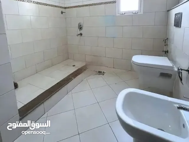 فيلا 5 غرف نوم للإيجار في العذيبة، مسقط