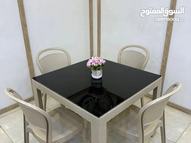 ميز طعام و كراسي