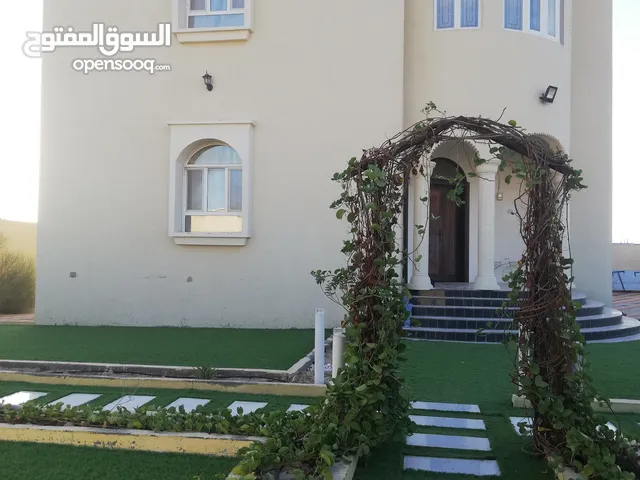 250 m2 More than 6 bedrooms Townhouse for Sale in Al Batinah Sohar