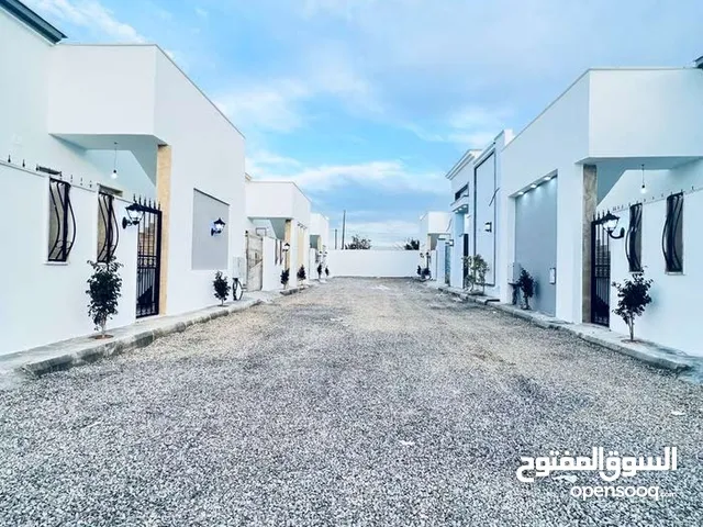 125 m2 4 Bedrooms Townhouse for Sale in Tripoli Ain Zara
