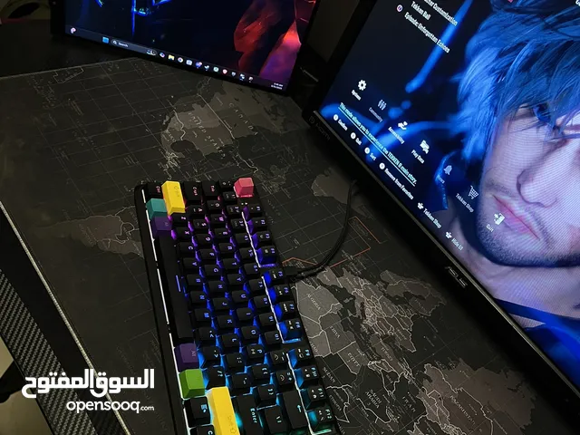 للبيع كيبورد ajazz 75% مستعمل اسبوعين red switch ب 25 و قابل