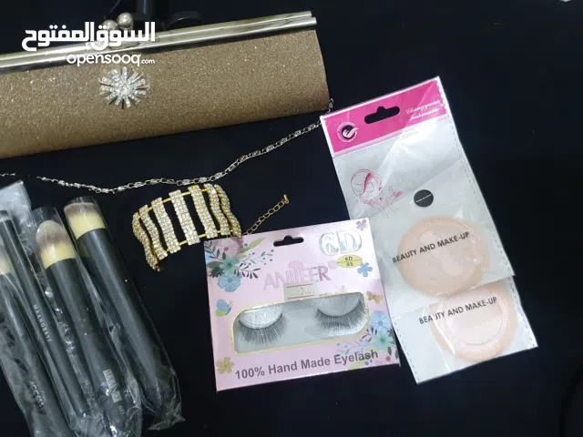 حقيبه سهره فاخره موديل حديث للمناسبات والعرايس مع هدايا قيمه الكميه محدوده