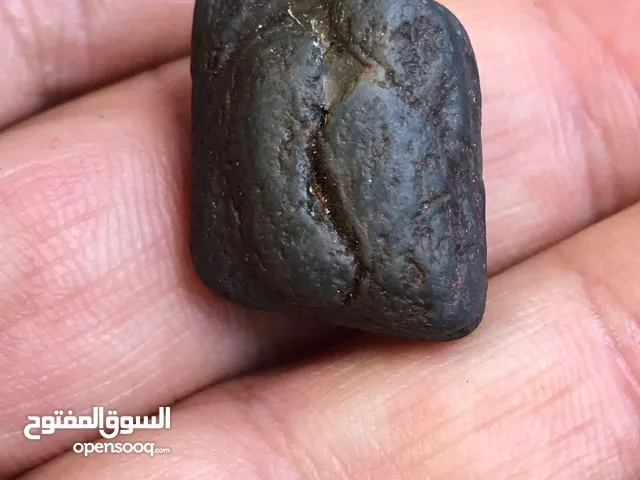 حجر طبيعي مميز بدون قص او عبث