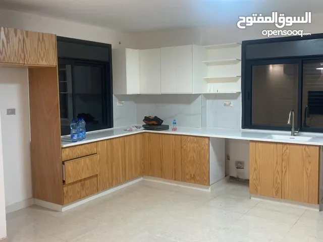 شقة حديثة واسعة للإيجار
