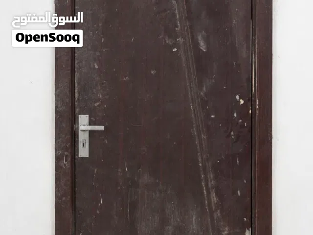 بابين  داخلي مستعمل فيه غبار وصخ يوووز ب خلقه