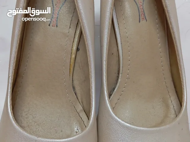 Beige With Heels in Al Qatif
