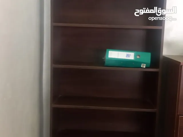مكتبه مستعمل ب حالة الوكاله للبيع ب سعر مناسب جدا