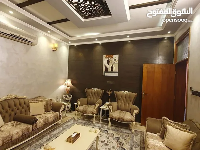 دار للبيع المساحه 120 متر المنصور حي المتنبي