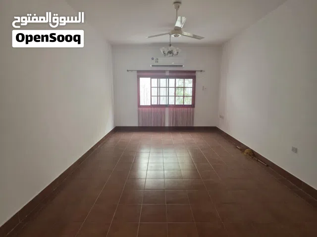 يوجد لدينا استديو بالغبره الشماليه والعذيبه بموقع ممتاز جدا على طريق 18نوفمبر على شاطئ البحر بسعر150