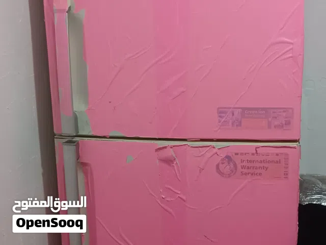 تلاجه وغساله ودولاب حديد 1ضلفه سجاده سرير 2 فرد ومرتبه استعمال خفيف و2 كرسي