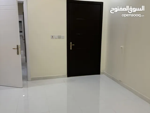150 m2 Studio Apartments for Rent in Jeddah Al Fadeylah