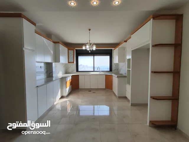 175 m2 3 Bedrooms Apartments for Sale in Ramallah and Al-Bireh Al Tahta