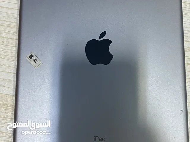 Apple iPad 5 32 GB in Al Dhahirah