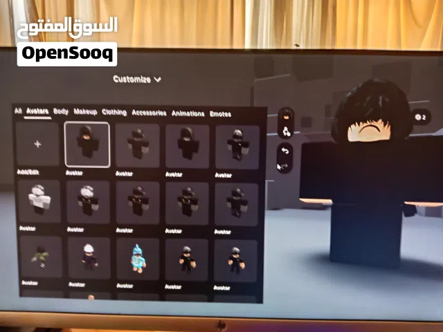 السلام عليكم للبيع حساب روبلوكس متعوب عليه حيل في مابات كثير