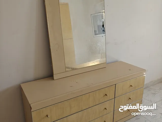 قطع اثاث غرفة نوم