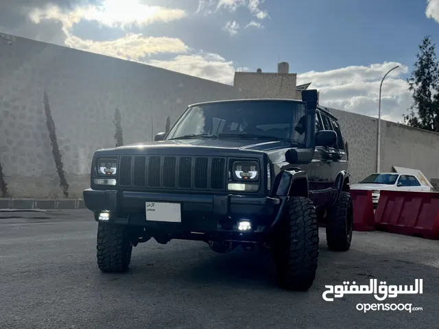 Jeep XJ 2000 جيب مربع معدل للبيع او للبدل