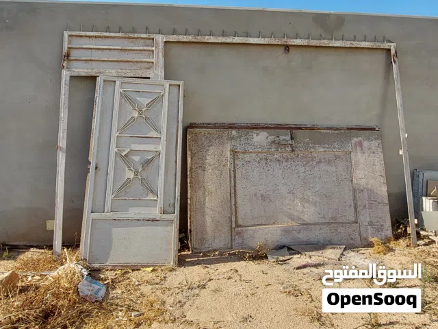 2 أبواب حديد خارجيه