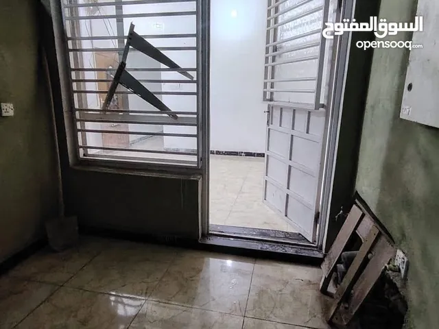 للايجار في السيدية مشتمل طابق ارضي معزول عزل تام غرفتين وصالة ومطبخ وخدمات لدى الاعتماد حصراً