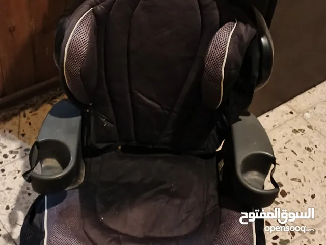مقعد كرسي اطفال يستخدم داخل السياره 10 دنانير فقط
