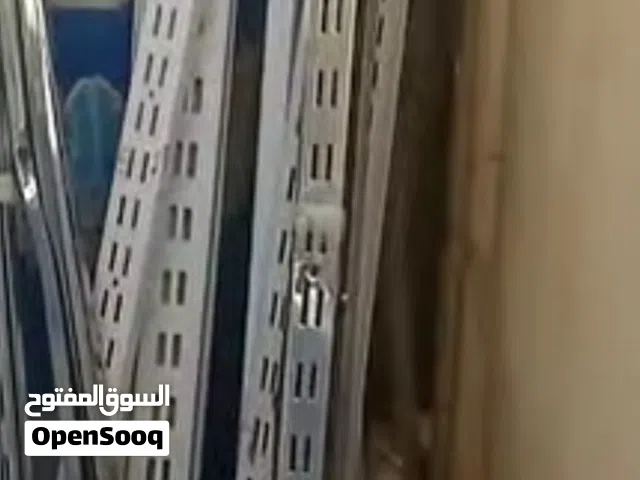 رفوف مساطر لون اسود عدد 8 مع مساطر شخاطة طول 4 متر عدد 2 اسود ووحدة 2 متر اسود