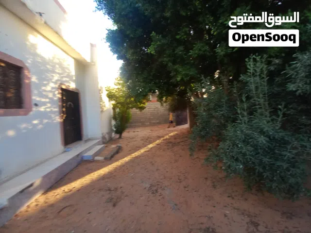 سلام عليكم حوش للبيع في العزيزية البير جديد قرب من مصحت الشفاء فيه تلاتا ديار وصالون مربوعه خارجيه