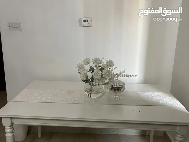 طاولة للطعام