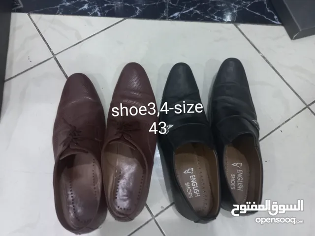 Black shoes 2 pairs new, brown and black together used