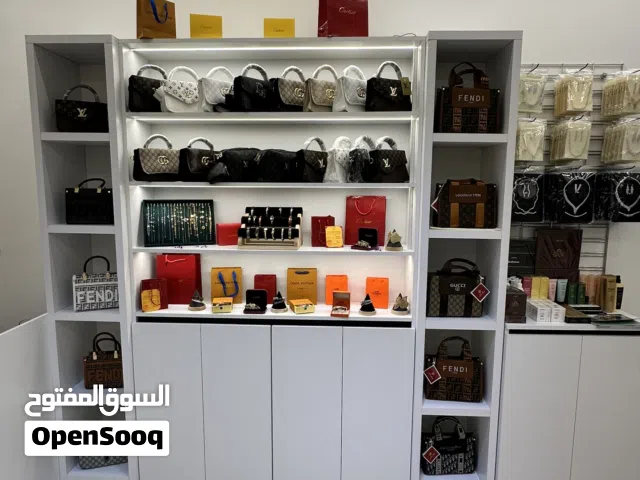 ديكور كامل للبيع شبه جديد تصميم راقي