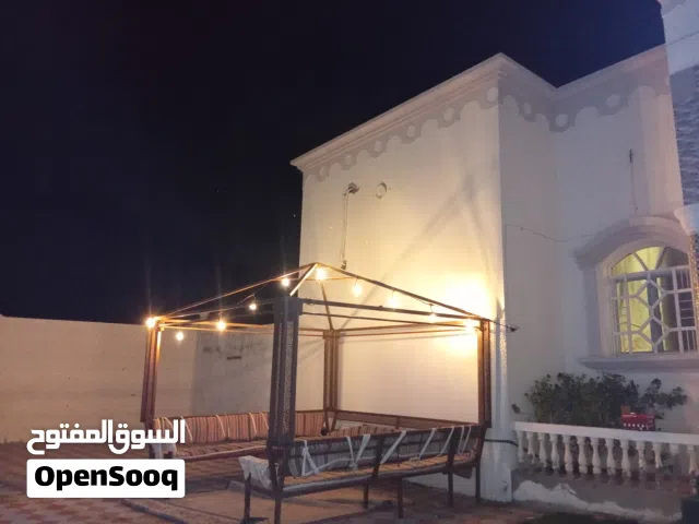 300 m2 3 Bedrooms Townhouse for Rent in Al Sharqiya Ja'alan Bani Bu Ali