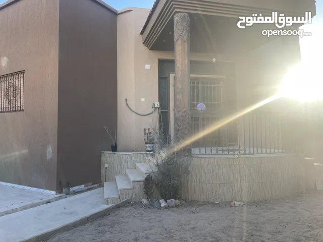 منزل أرضي للإيجار في السراج خلف صالة الرويال