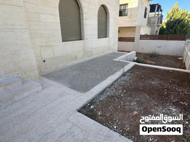 845 m2 5 Bedrooms Villa for Sale in Amman Naour