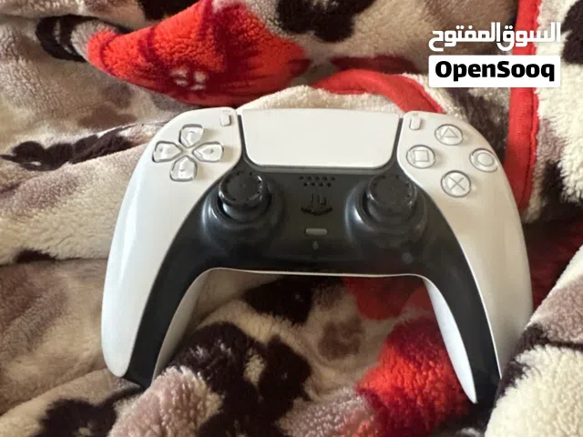 يده بلاستيشن 5استعمال نظيف جدا