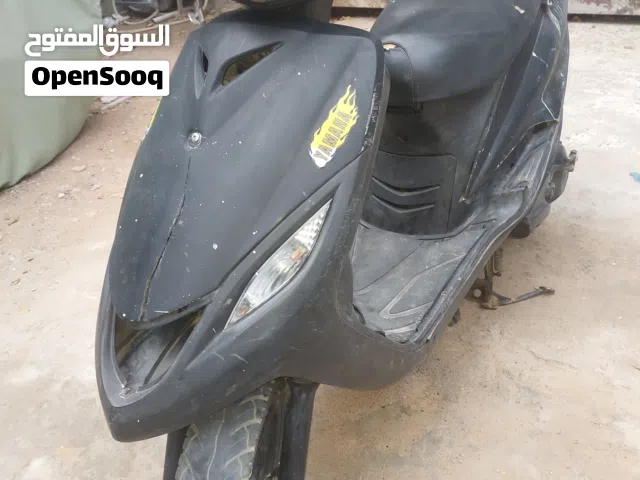 سلام عليكم موطو ياماها تايواني125ccأصلي موطو ربي يبارك عيبها صرف إقرأ الوصف