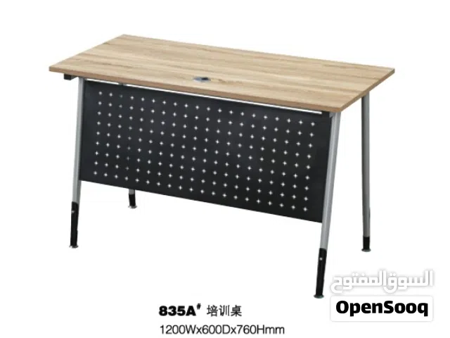 طاولة مكتبيه هيكل معدني وسطح خشبي والعديد من الخيارات من متجر الاسطوره المعبيله الجنوبيه الحي لتجاري