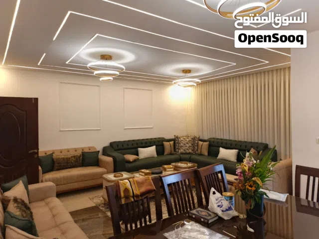 شقة فاخرة للبيع في حي الصحابة – طريق المطار  سعر لقطة وفرصة لا تعوض