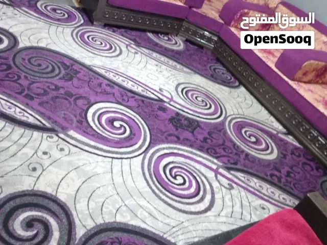 جلسةخليجيةوسجادةتركيةوبردايةمع خشب بلوط اصلي جديدة بحالة الوكالة مافيها ولا اي كسر