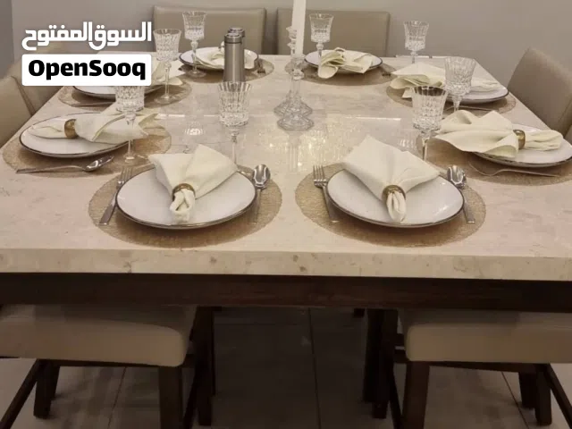 طاولة طعام أنيقة من الخشب مع سطح من الرخام – مع 8 كراسي عالية