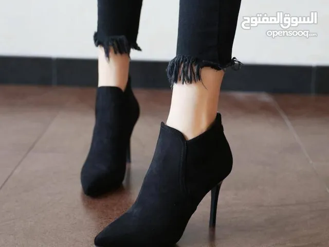 Black With Heels in Basra