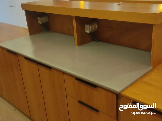 كاونتر خشب للمطاعم والمقاهي