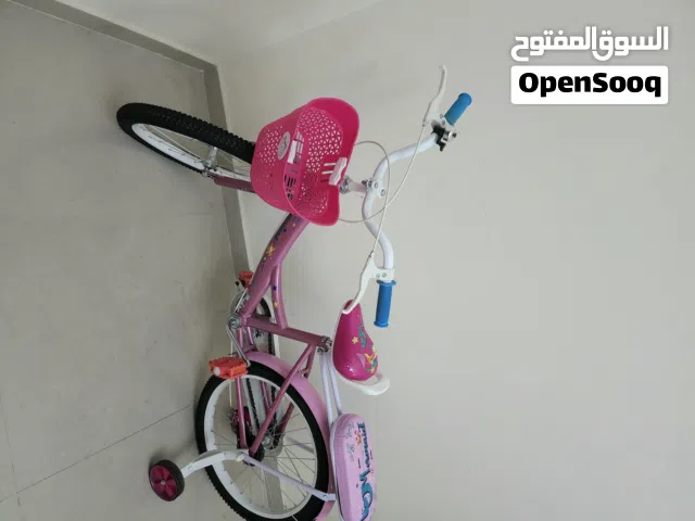 عجلة بناتي لغاية عمر 12 سنة شبه جديدة
