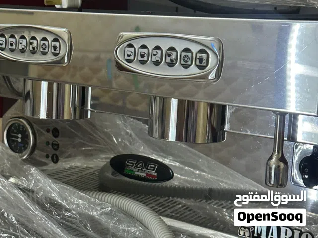 مكينه قهوه لبيع استخدام خفيف جدا  بحال ممتازه سبسب البيع لا يريدها داخل المنزل