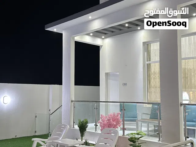 3 Bedrooms Chalet for Rent in Al Sharqiya Ja'alan Bani Bu Ali