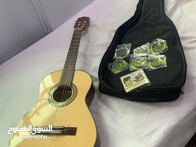 جيتار الماني احترافي Voggy’s Kindergitarre بحالة ممتازة وجودة رائعة.