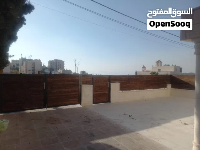شقة جديدة ارضية للبيع