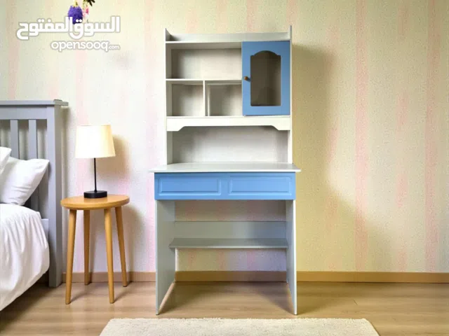 مكتب دراسي مع رفوف خامه تخبل فدشي نباع 5 منه وبقه 3 قطع للبيع سارع للحجز واتسب توصيل كل المحافظات