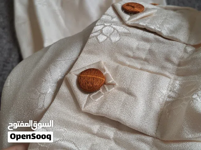 زوج ستائر (ستارتين) طويلة بيضاء ثقيلة لتقليل الضوء مطرزة تطريز جميل