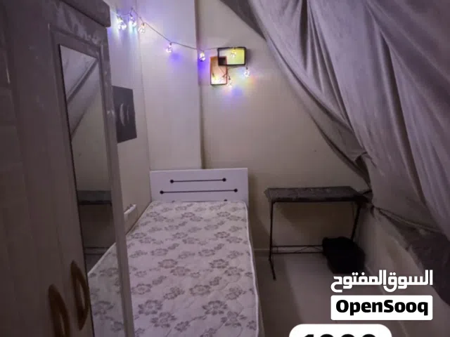 غرف بارتشن للايجار خصوصية تامة و شقة نظيفة و هادئة شباب (موظفين فقط)