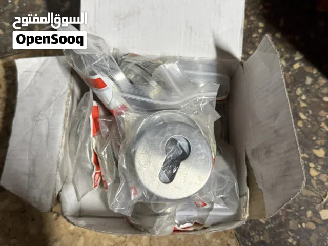 مستلزمات خشب وبراغي نضيفة ستانلي